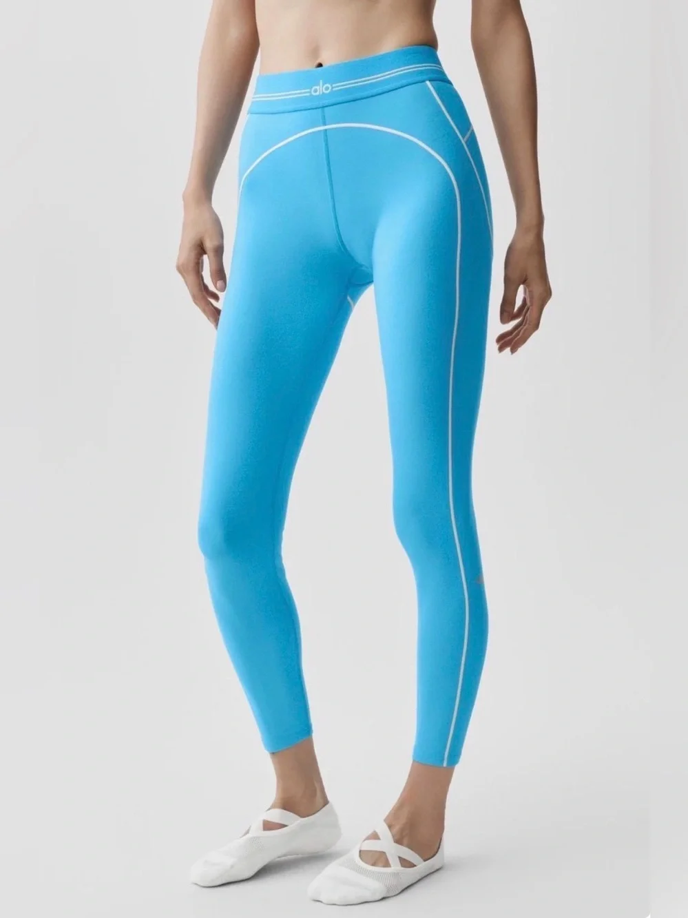 NWT Alo Yoga Set: Airbrush 7/8 Heart Throb Legging and Bra - XS